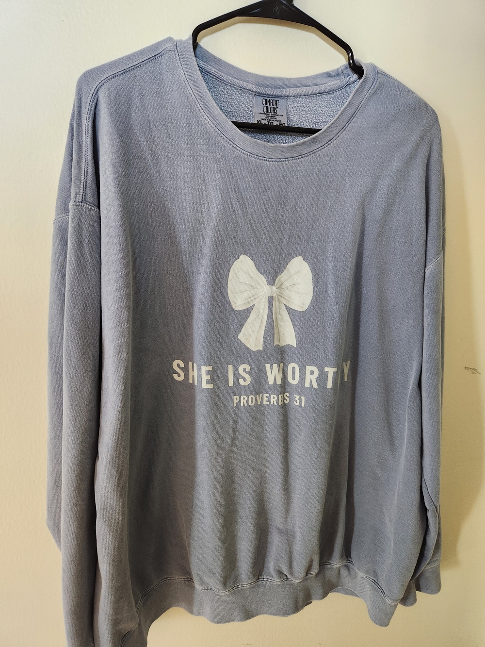 Comfort Colors Womens 'She Is Worthy' Blue Graphic Sweatshirt XL